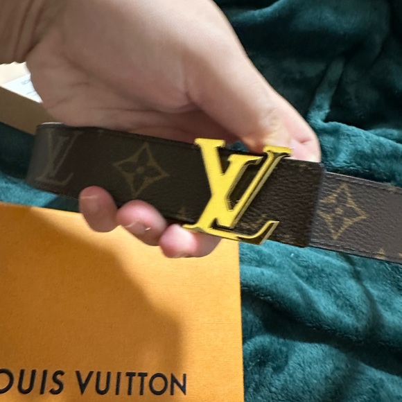 Louis Vuitton Black and Gold Monogram Belt
LV Initiales 30mm Reversible Belt - Picture 8 of 12